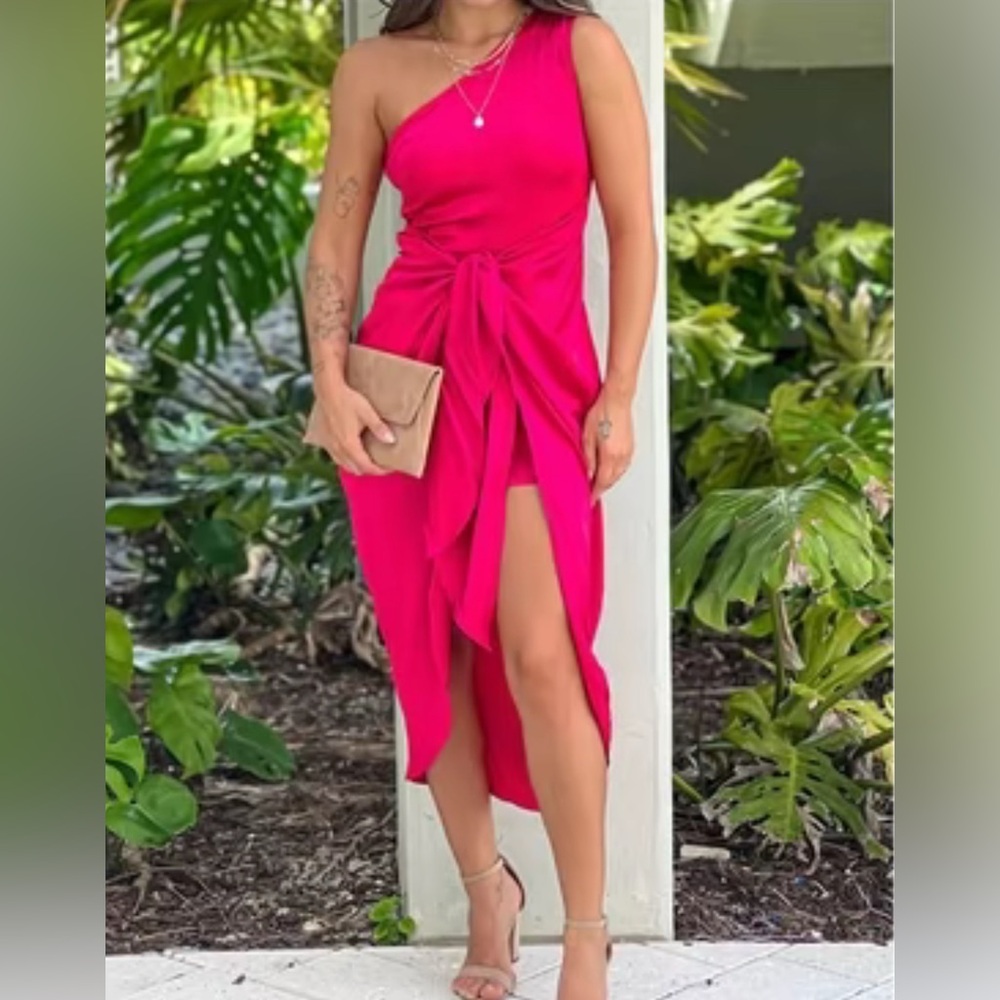Women's Off-Shoulder High Split Midi Dress
Medium, Magenta/Coral